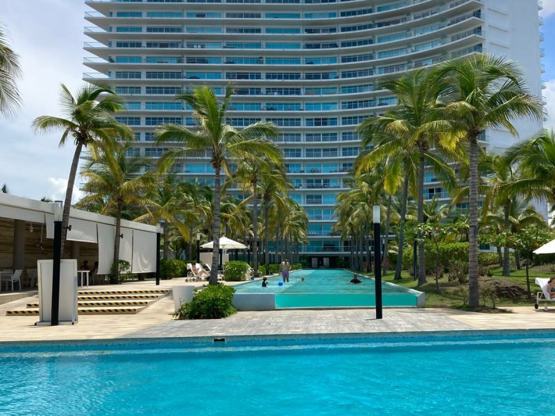 ale-alonzo-peninsula-ixtapa (1)